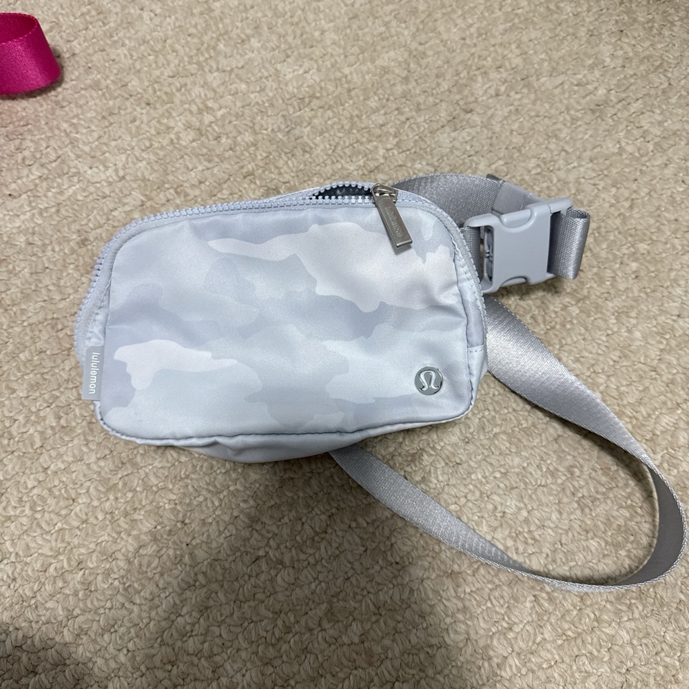 Grey camo Lululemon bag